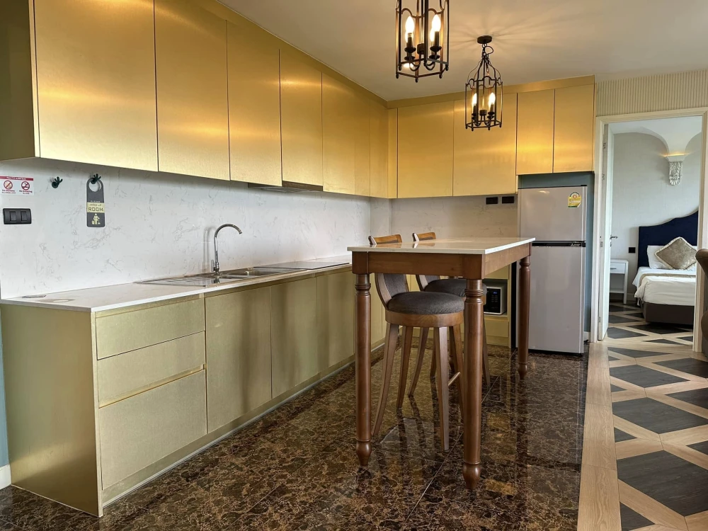 For sale: Espana Condo Resort Pattaya, 5th floor, comes with furniture and appliances. Reserve now, hurry!