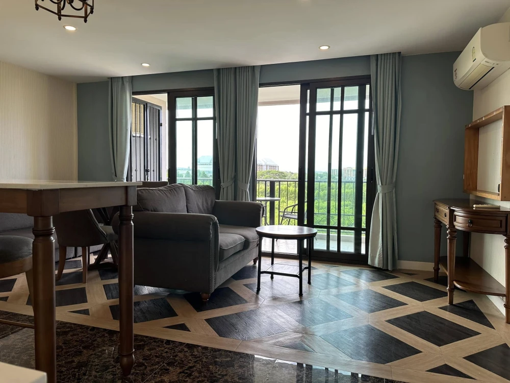 For sale: Espana Condo Resort Pattaya, 5th floor, comes with furniture and appliances. Reserve now, hurry!