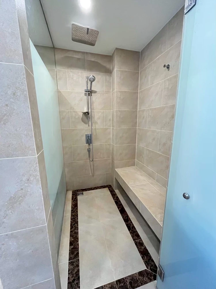 Selling beautiful condos at Espana Condo Resort Pattaya. Great price, pool view. Amazing deal! Own it today! Don't miss out!