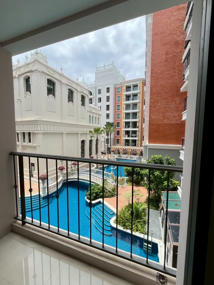 Selling beautiful condos at Espana Condo Resort Pattaya. Great price, pool view. Amazing deal! Own it today! Don't miss out!