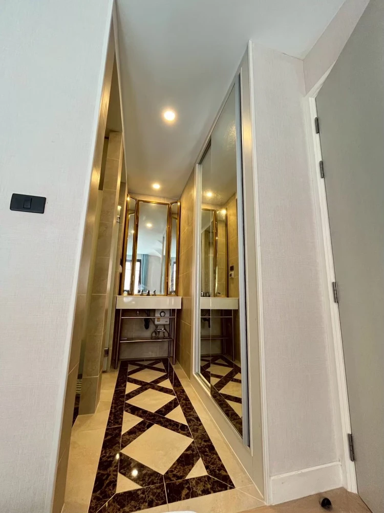 Selling beautiful condos at Espana Condo Resort Pattaya. Great price, pool view. Amazing deal! Own it today! Don't miss out!