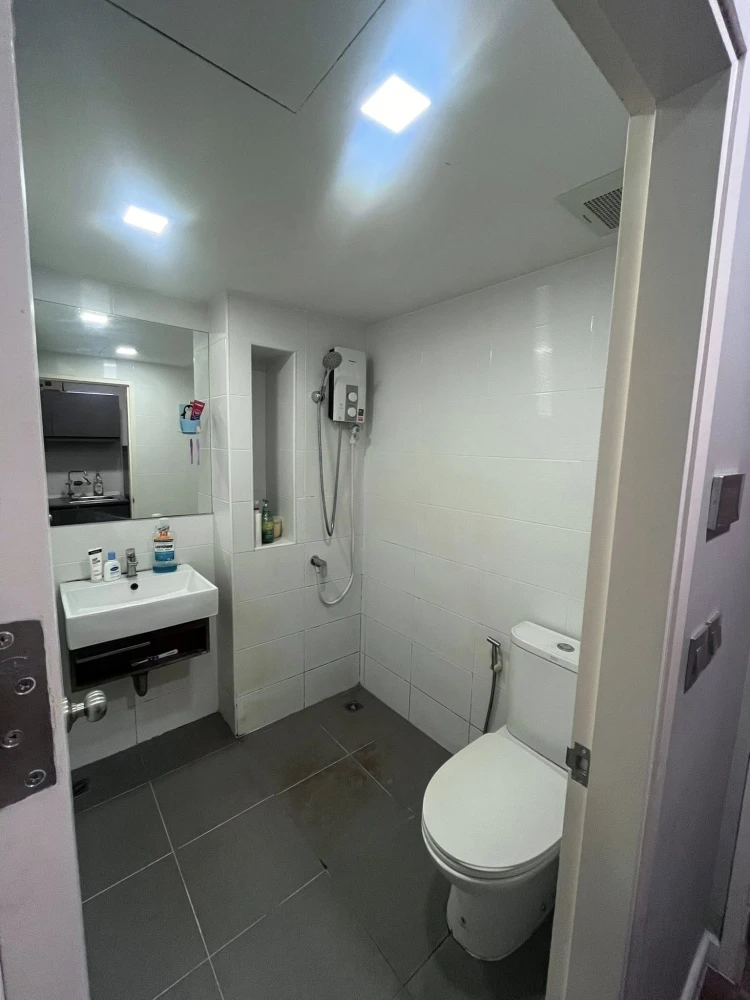 For sale: Esta Bliss, 1 bedroom, 1 bathroom, fully furnished and equipped with electrical appliances. Just bring your bags and move in.