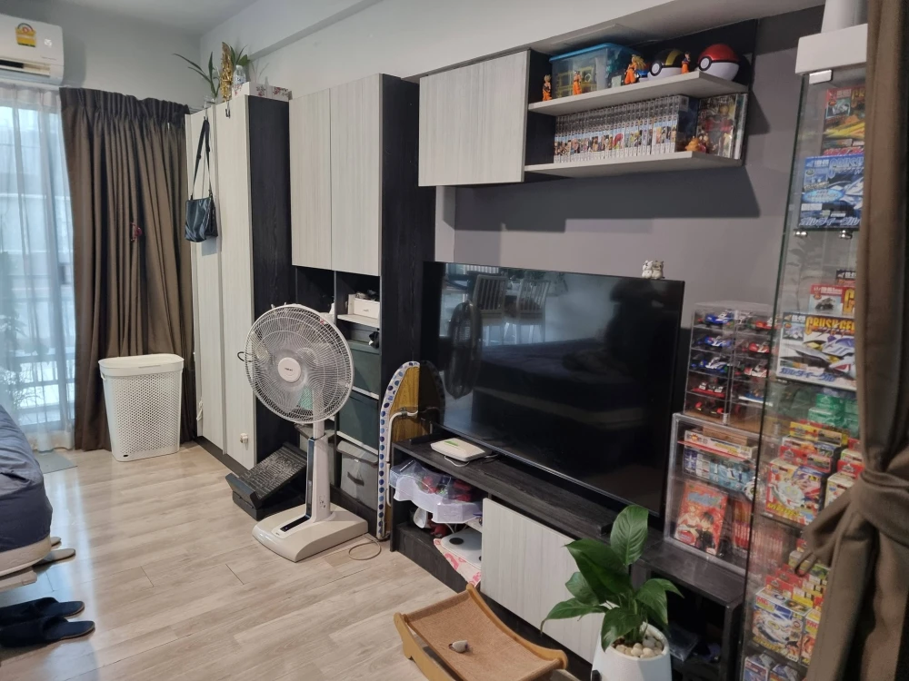 Estabe Phaholyothin 18 condo for sale. This low-rise 8-story condo features a cozy, homey design that's warm and inviting. Book now!