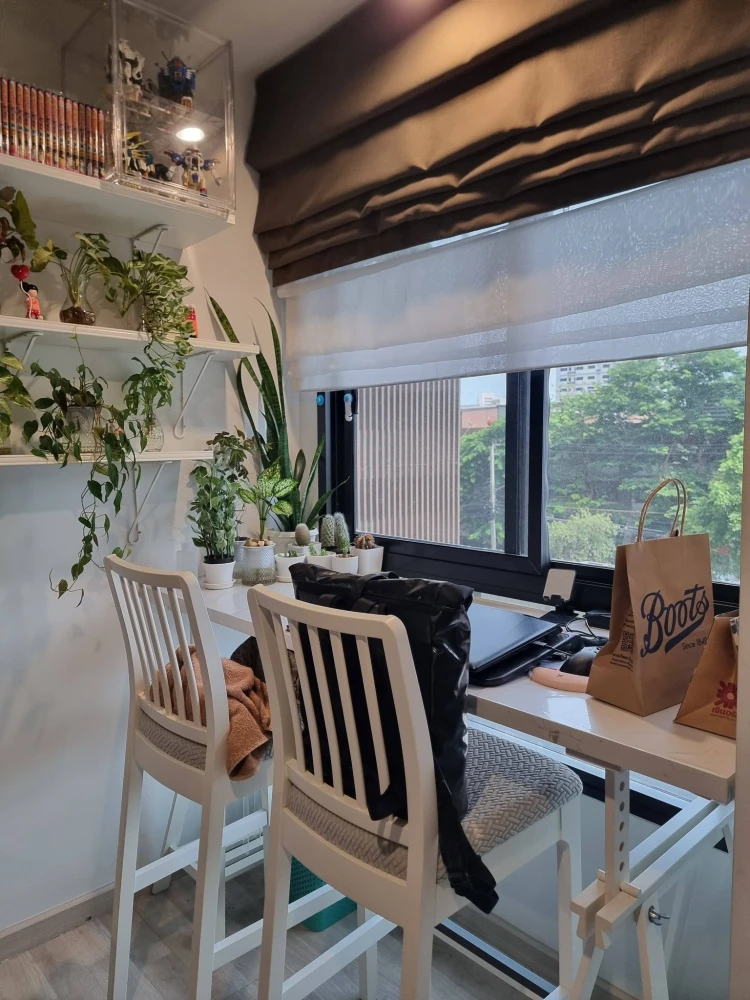 Estabe Phaholyothin 18 condo for sale. This low-rise 8-story condo features a cozy, homey design that's warm and inviting. Book now!
