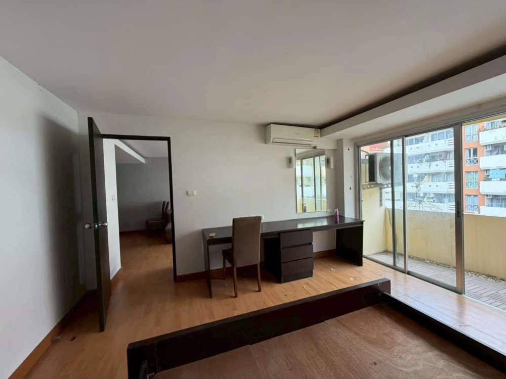For sale: Family Park Ladprao 48, 4th floor. Spacious unit, fully furnished—book it now! Don’t miss out!