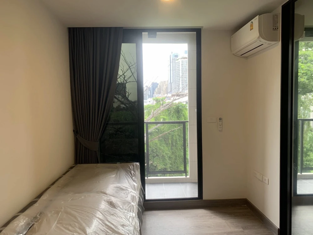 Selling FLEXI Sathorn - Charoen Nakhon, 1-bedroom corner unit, 4th floor, Building B. Best value in the Charoen Nakhon area. Don't miss out!
