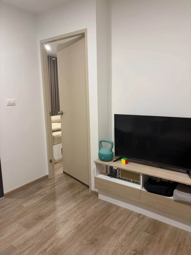 Flexi Suksawat condo for sale, 4th floor, with enclosed kitchen and balcony, fully furnished, ready to move in.