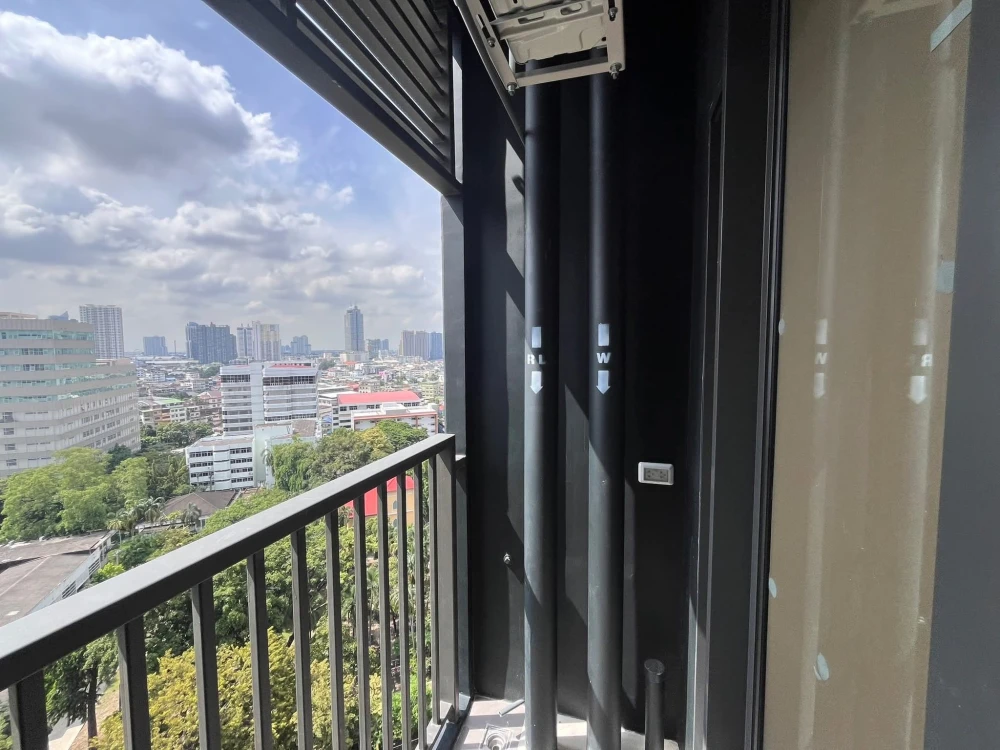 For sale: FLO by Sansiri, river view from every point, shady common area, beautiful view, ready to move in