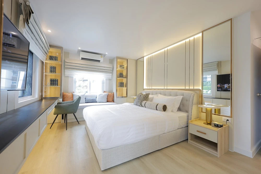 For sale: Fortune Condo Town 2, large room, fully decorated with built-in furniture, very beautiful, definitely worth booking.