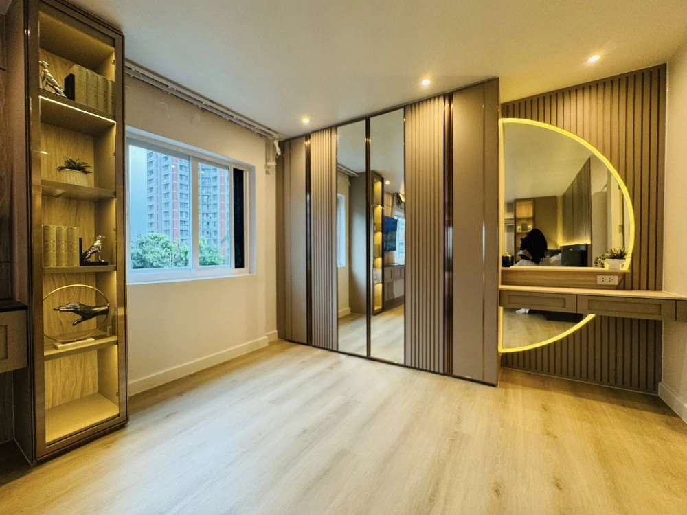 For sale: Fortune Condo Town, 2 bedrooms, 2 bathrooms, beautifully decorated with built-ins throughout the room. Interested? Reserve now!