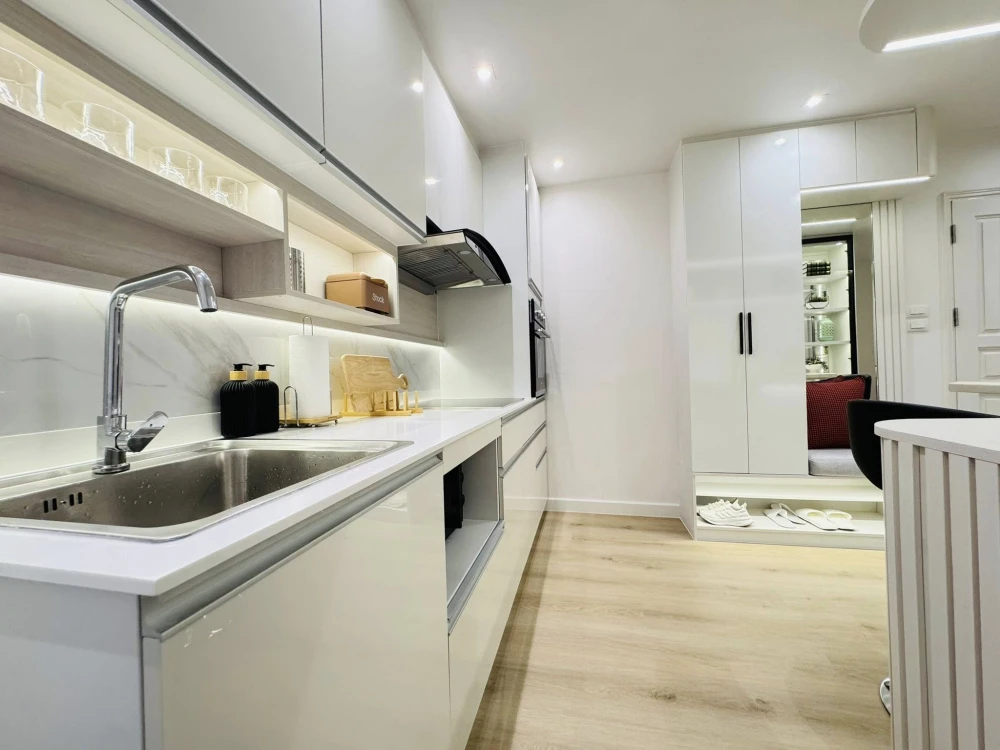 For sale: Fortune Condo Town, 2 bedrooms, 2 bathrooms, beautifully decorated with built-ins throughout the room. Interested? Reserve now!
