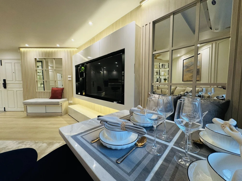 For sale: Fortune Condo Town, 2 bedrooms, 2 bathrooms, beautifully decorated with built-ins throughout the room. Interested? Reserve now!