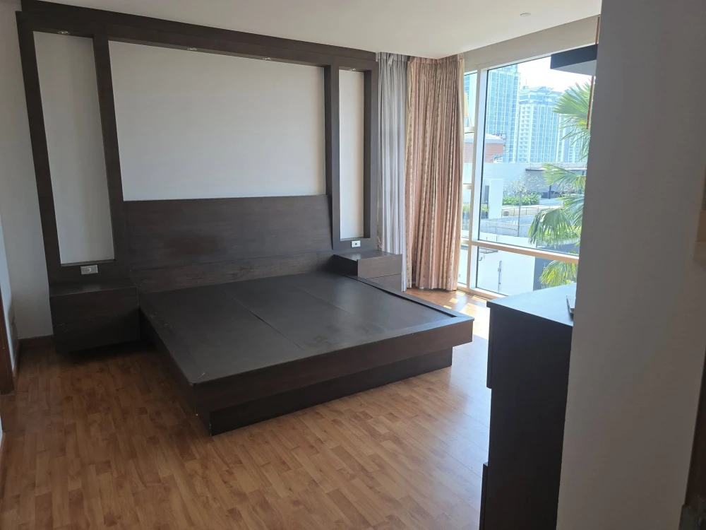 For sale: Fullerton Sukhumvit, 7th floor, 3 bedrooms, 3 bathrooms, spacious room, very comfortable, great view, very worth booking. images
