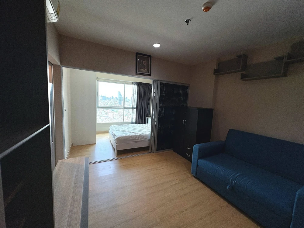 ขาย Fuse Chan Sathon ห้องนอนมี ตู้ เตียงพร้อมฟูกให้แล้ว Build เคาน์เตอร์ครัว เตาไฟฟ้าและ Hood ดูดควัน สนใจจองเลย