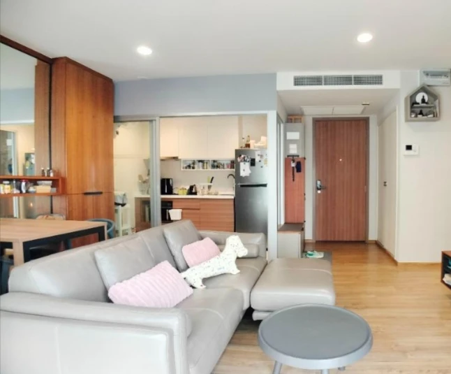 Selling Fuse Chan Sathorn, 2 bedrooms. Spacious and comfortable, fully furnished. Book now!