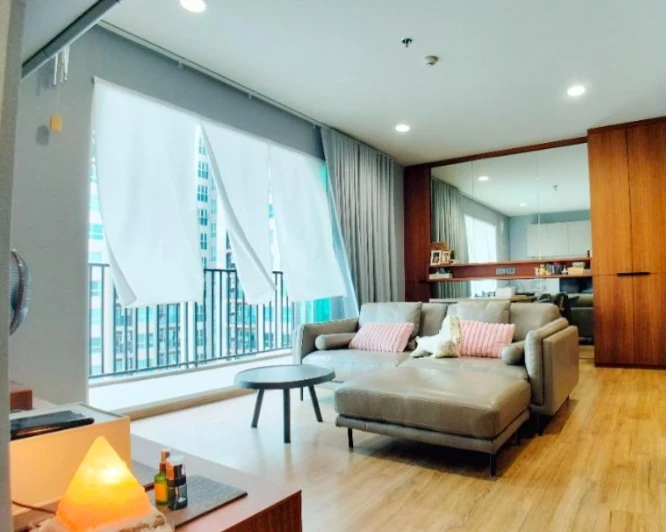 Selling Fuse Chan Sathorn, 2 bedrooms. Spacious and comfortable, fully furnished. Book now!