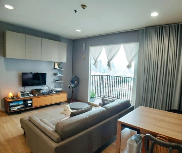 Selling Fuse Chan Sathorn, 2 bedrooms. Spacious and comfortable, fully furnished. Book now!