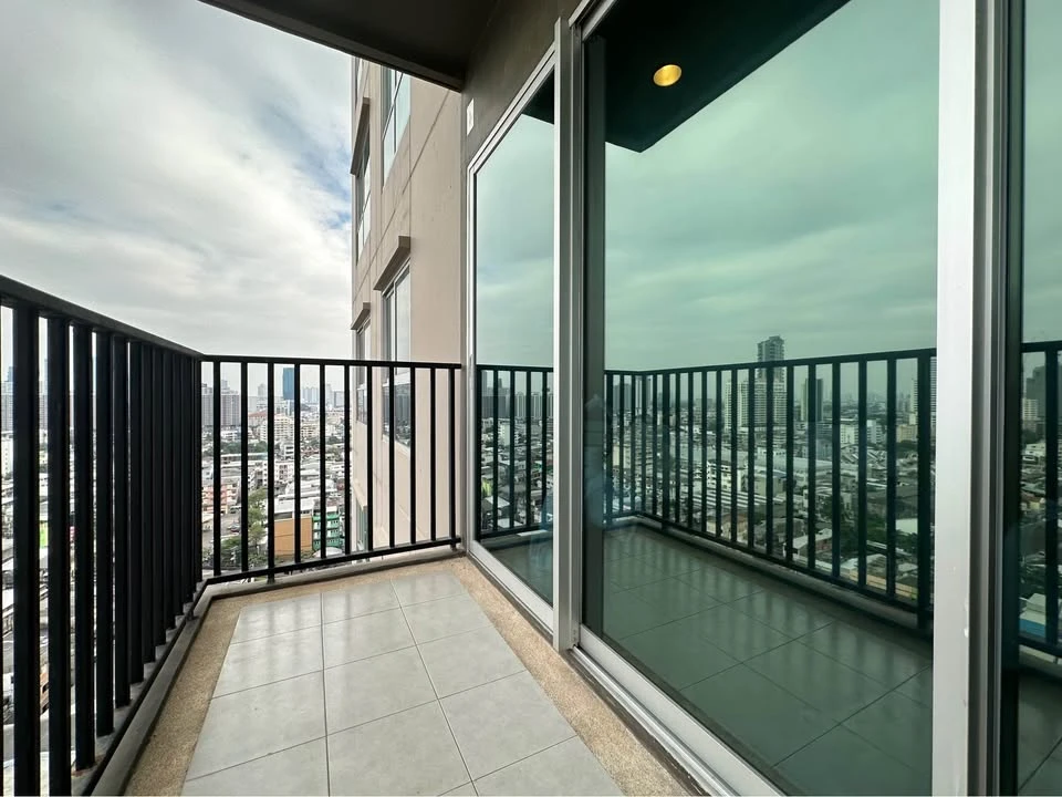For sale: Fuse Chan Sathorn, spacious room, lots of usable space, good location, comes with complete facilities, book now.