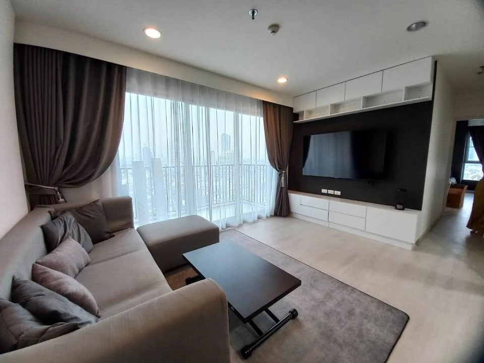 For sale: Fuse Chan Sathorn, spacious room, lots of usable space, good location, comes with complete facilities, book now.