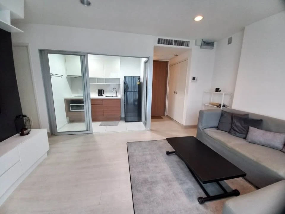 For sale: Fuse Chan Sathorn, spacious room, lots of usable space, good location, comes with complete facilities, book now.