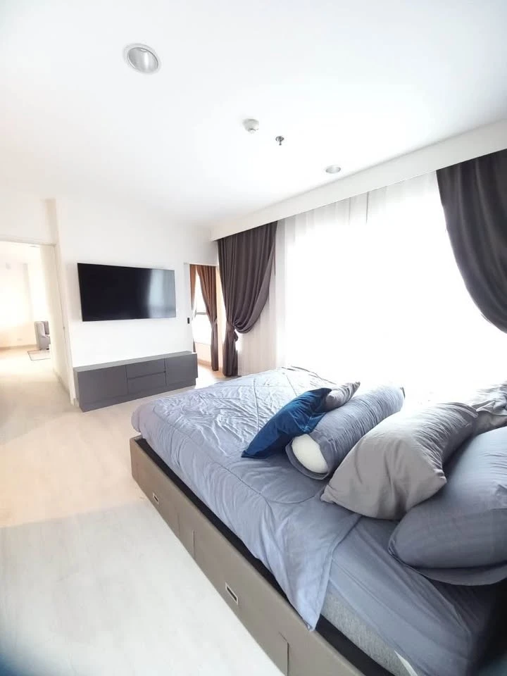 For sale: Fuse Chan Sathorn, spacious room, lots of usable space, good location, comes with complete facilities, book now.