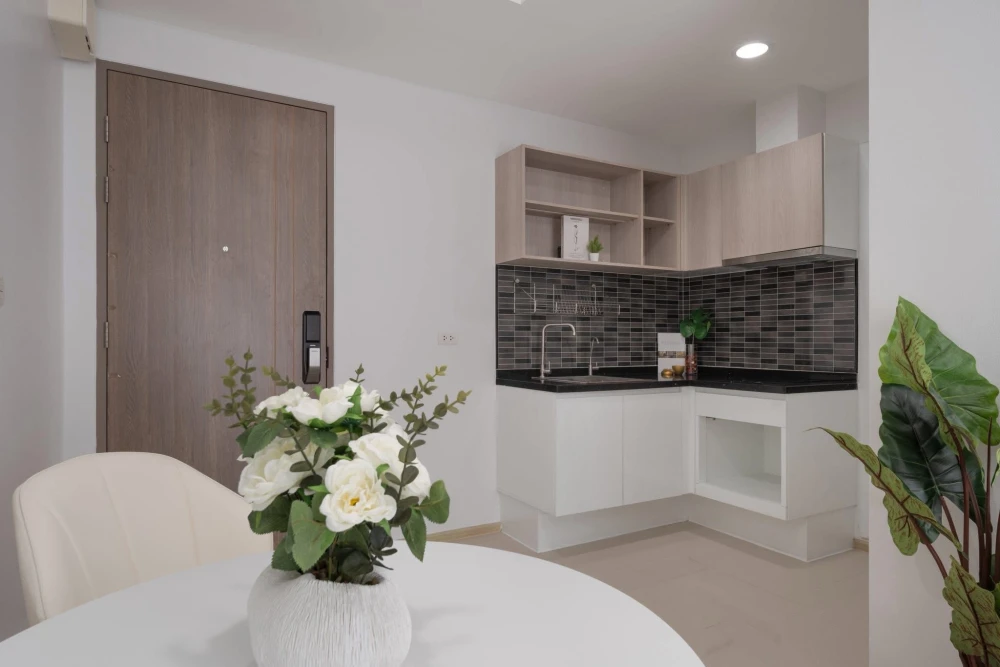 For sale: Fuse Miti Ratchada-Sutthisan, 1 bedroom, 1 bathroom, decorated in a controlled tone, with a well-built headboard wall. Reserve now!