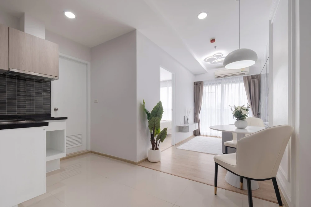 For sale: Fuse Miti Ratchada-Sutthisan, 1 bedroom, 1 bathroom, decorated in a controlled tone, with a well-built headboard wall. Reserve now!