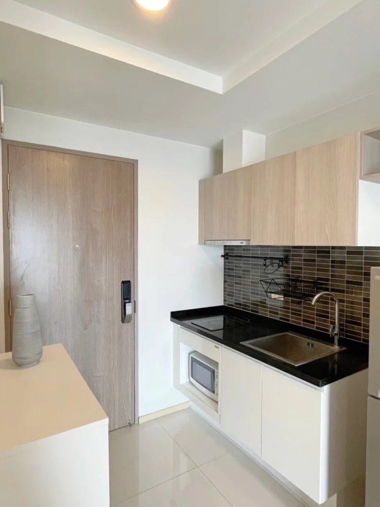 Selling Fuse Miti Ratchada-Sutthisan, 16th floor unit. Great location, convenient transportation, fully furnished. Book now!
