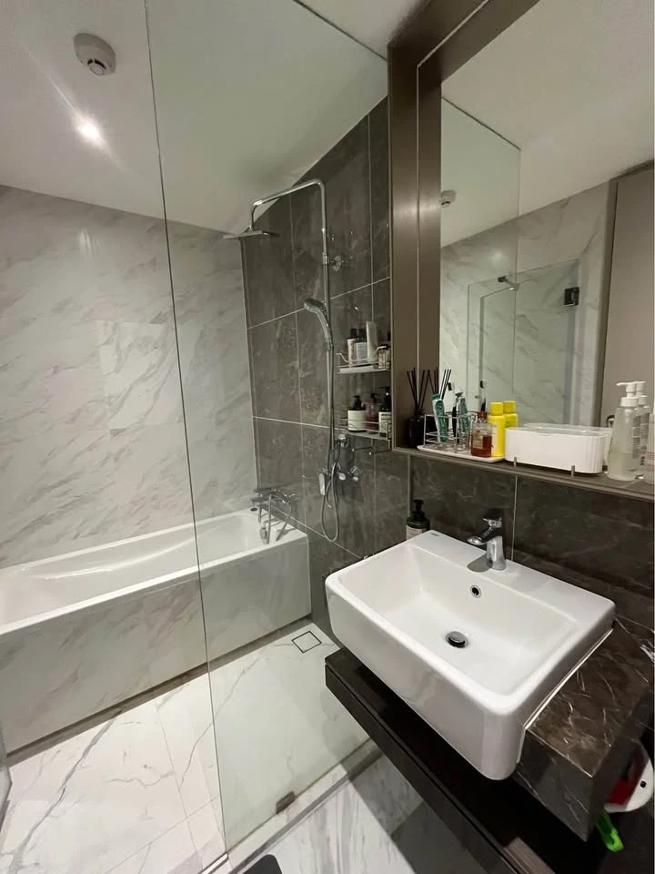 For sale: FYNN Asoke, 1st floor, Private Garden, fully furnished and equipped, ready to move in.