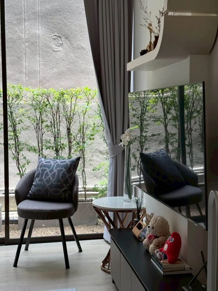 For sale: FYNN Asoke, 1st floor, Private Garden, fully furnished and equipped, ready to move in.
