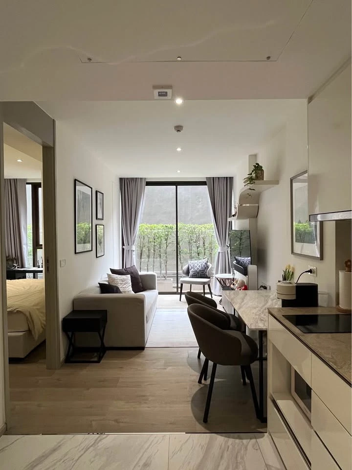 For sale: FYNN Asoke, 1st floor, Private Garden, fully furnished and equipped, ready to move in.