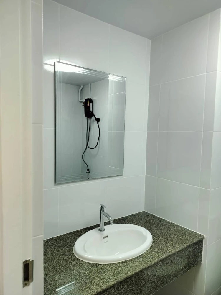 Selling a Garden Court 1-bedroom, 1-bathroom unit with spacious living area, prime location, and complete amenities. Don't miss out!