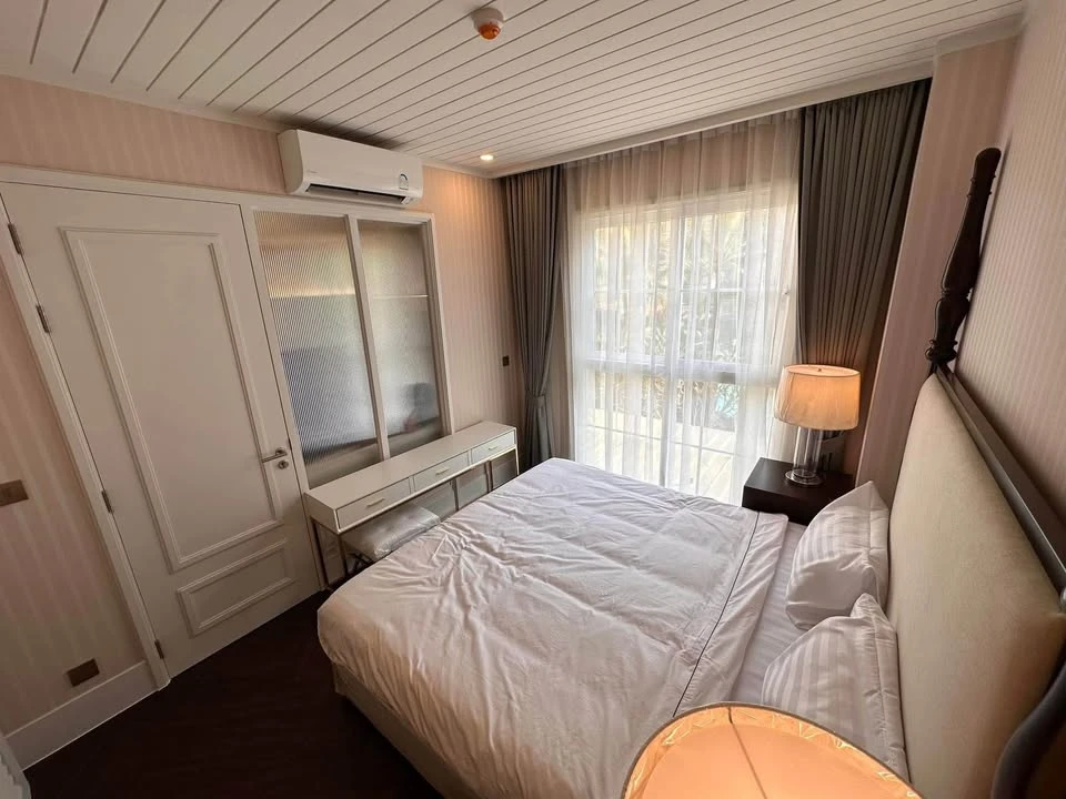 For sale: Grand Florida Beachfront Condo Resort Pattaya, 2nd floor, pool view, reserve now, don't miss out.