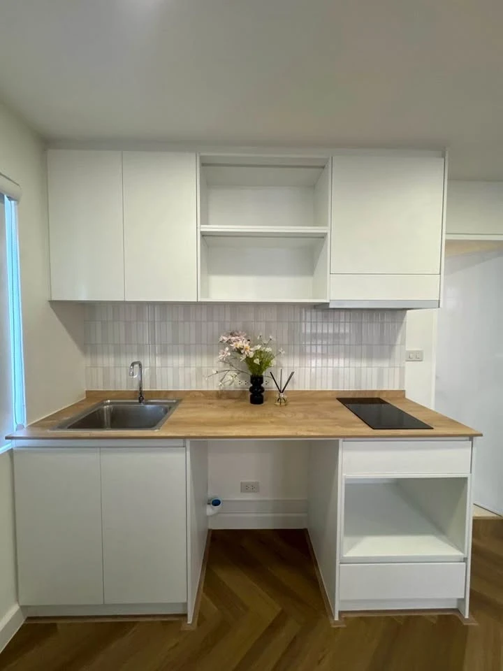 Grand Park Town condo for sale, fully furnished, with a separate kitchen area. Perfect for anyone looking for a pet-friendly condo!