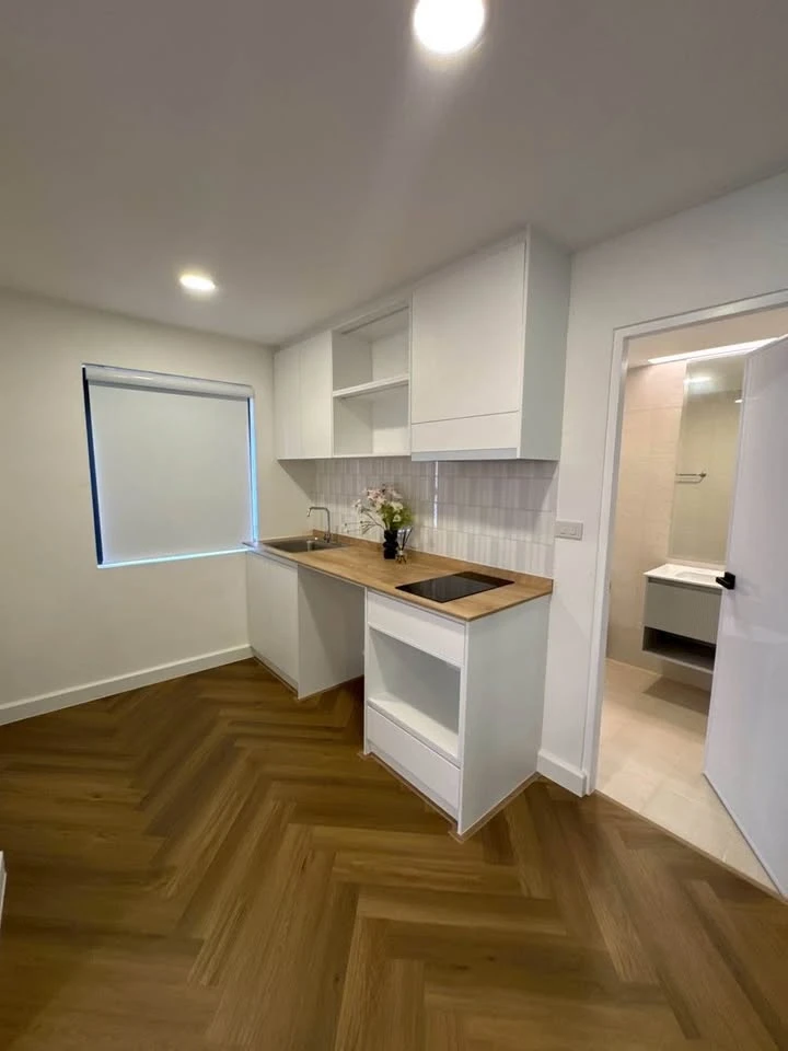 Grand Park Town condo for sale, fully furnished, with a separate kitchen area. Perfect for anyone looking for a pet-friendly condo!