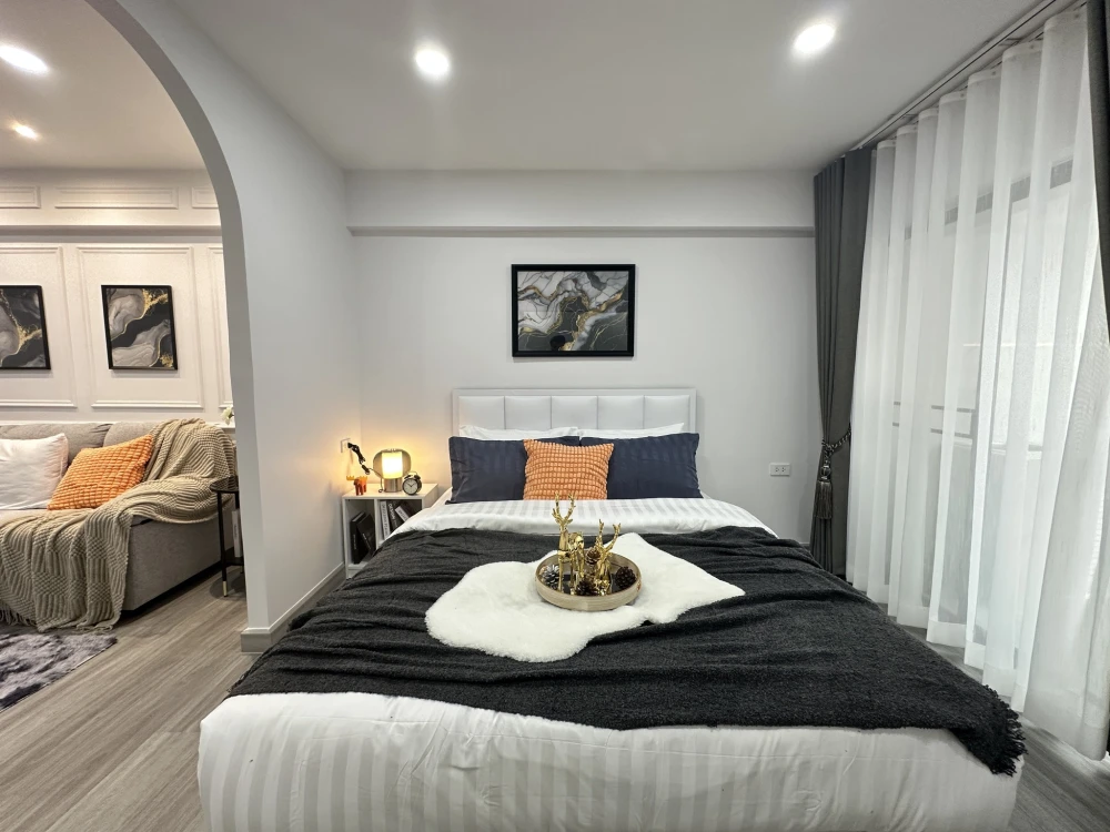 Grand Park Town for sale, beautifully decorated room in white-gray tones, using premium paint, can be wiped clean, SPC floor, waterproof, termite-proo
