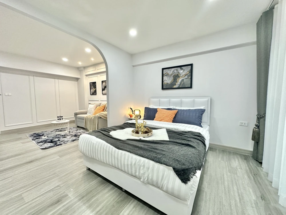 Grand Park Town for sale, beautifully decorated room in white-gray tones, using premium paint, can be wiped clean, SPC floor, waterproof, termite-proo