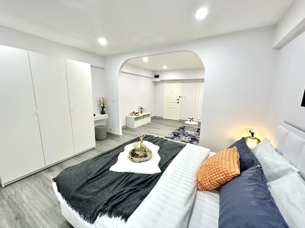 Grand Park Town for sale, beautifully decorated room in white-gray tones, using premium paint, can be wiped clean, SPC floor, waterproof, termite-proo
