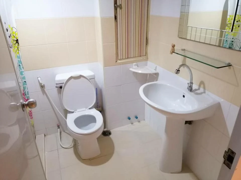 Grand Park Town condo for sale. Fully furnished and equipped with all amenities. Don't miss out!