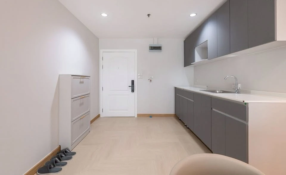 Selling Grand Park View Asoke, 2 bedrooms, 10th floor, separate kitchen, 54.5 sq m. Stunningly beautifully decorated. You'll regret not booking it!