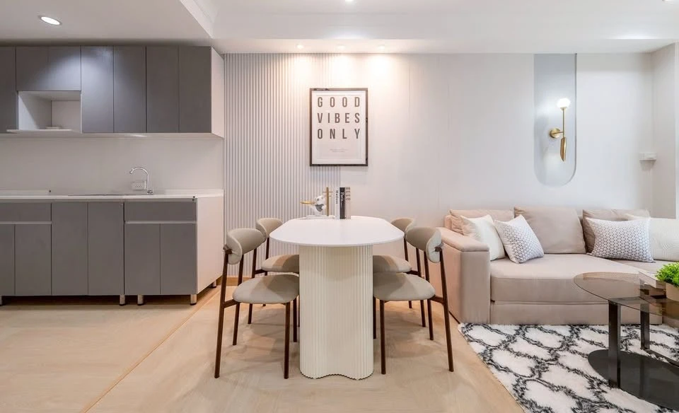 Selling Grand Park View Asoke, 2 bedrooms, 10th floor, separate kitchen, 54.5 sq m. Stunningly beautifully decorated. You'll regret not booking it!