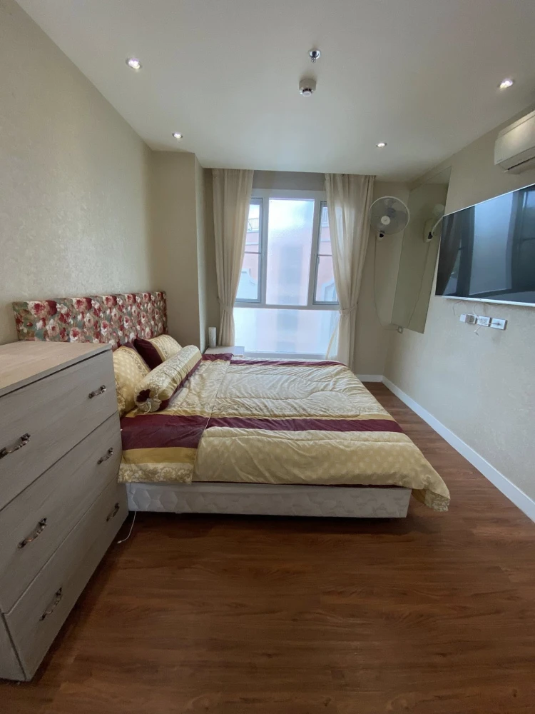 For sale: Grande Caribbean Resort Pattaya, spacious room, lots of usable space, swimming pool view, don't miss it.