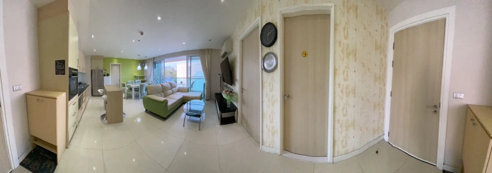 For sale: Grande Caribbean Resort Pattaya, spacious room, lots of usable space, swimming pool view, don't miss it.