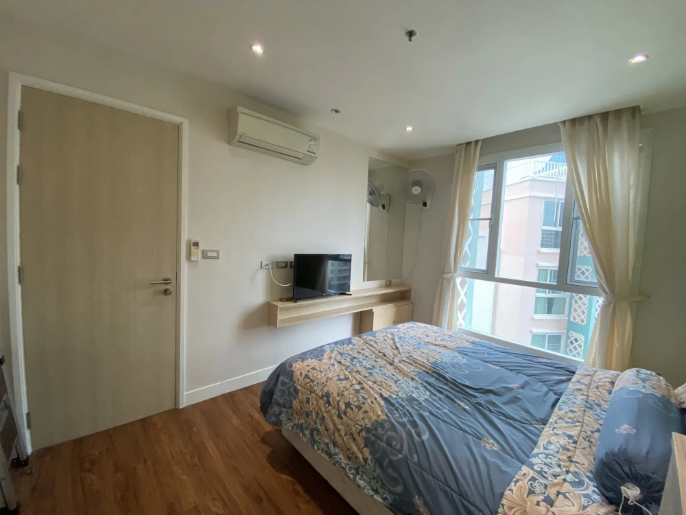 For sale: Grande Caribbean Resort Pattaya, spacious room, lots of usable space, swimming pool view, don't miss it.