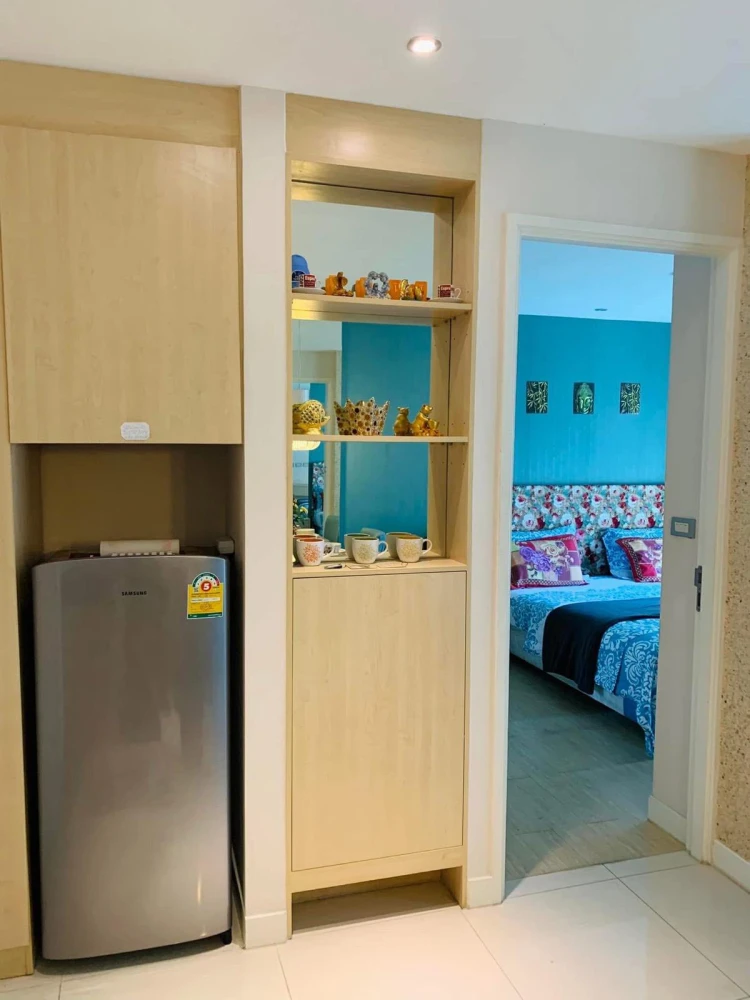 Grande Caribbean Resort Pattaya for sale, a lovely room, decorated in a cool theme, fully furnished, pool view, reserve now!