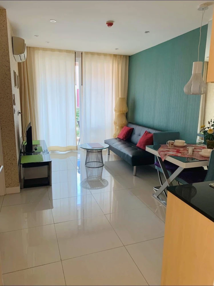 Grande Caribbean Resort Pattaya for sale, a lovely room, decorated in a cool theme, fully furnished, pool view, reserve now!