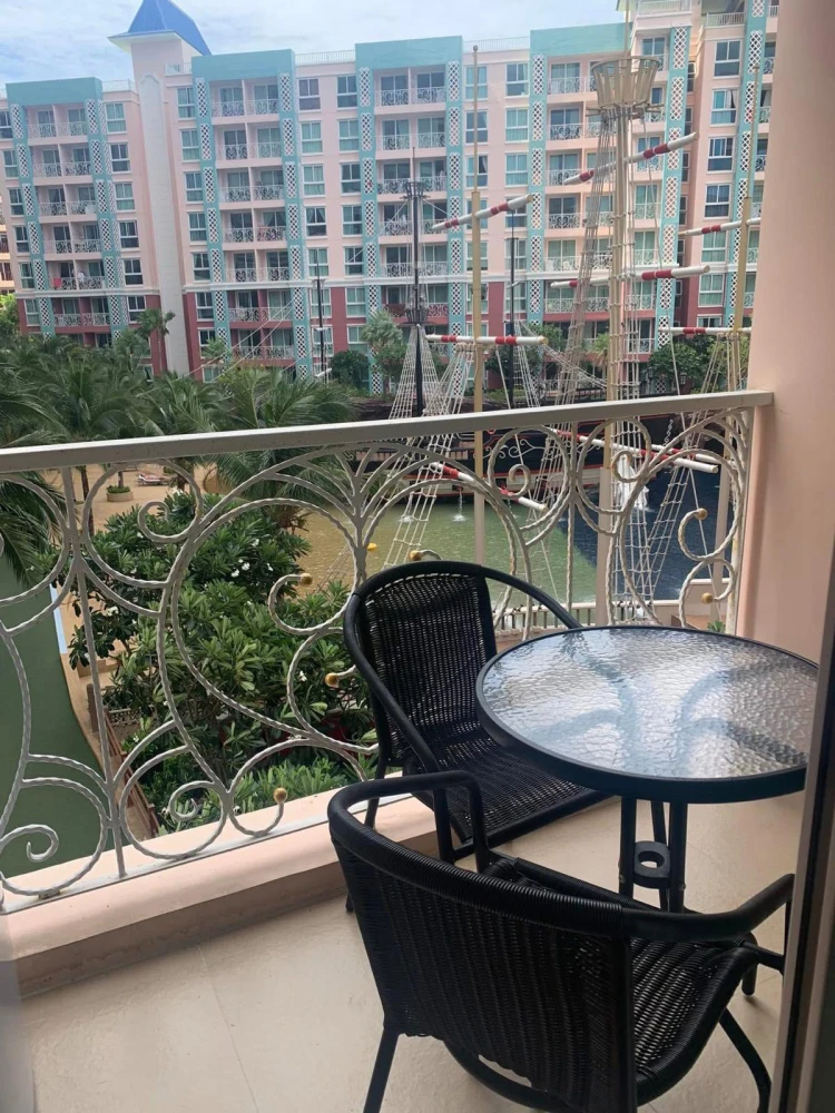Grande Caribbean Resort Pattaya for sale, a lovely room, decorated in a cool theme, fully furnished, pool view, reserve now!