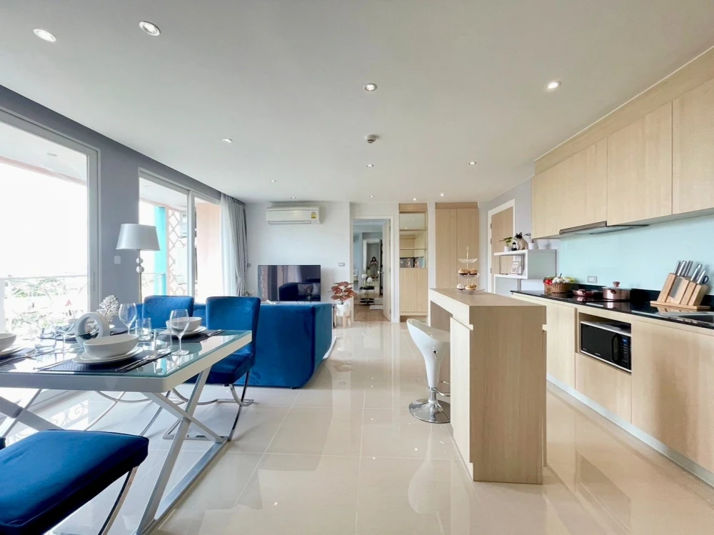 Grande Caribbean Resort Pattaya for sale, beautifully decorated room, lots of usable space, good location, reserve now!
