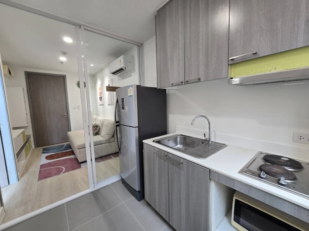 Selling Grene Chaengwattana condo with pool view, great atmosphere, good price, beautiful room, and prime Chaengwattana location. Contact us before yo images
