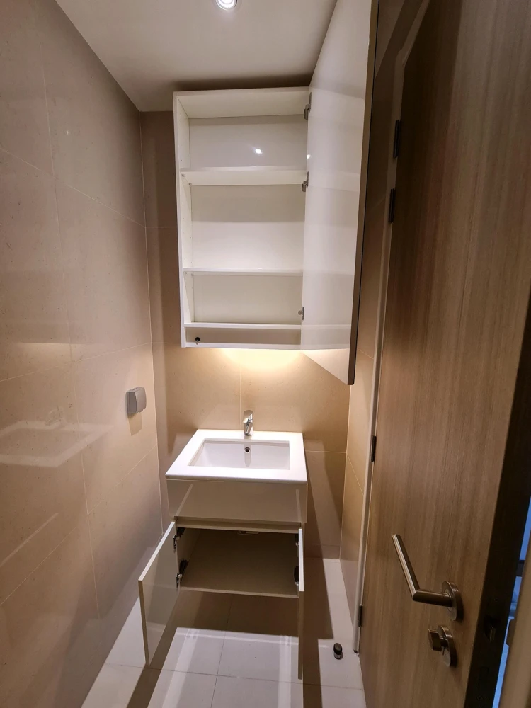 Selling H Condo Sukhumvit 43, 30th floor. Spacious and comfortable unit, fully furnished. Book now! (Hurry!)
